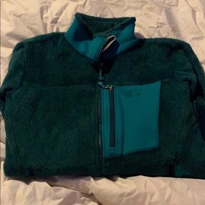 Mountain hardware jacket